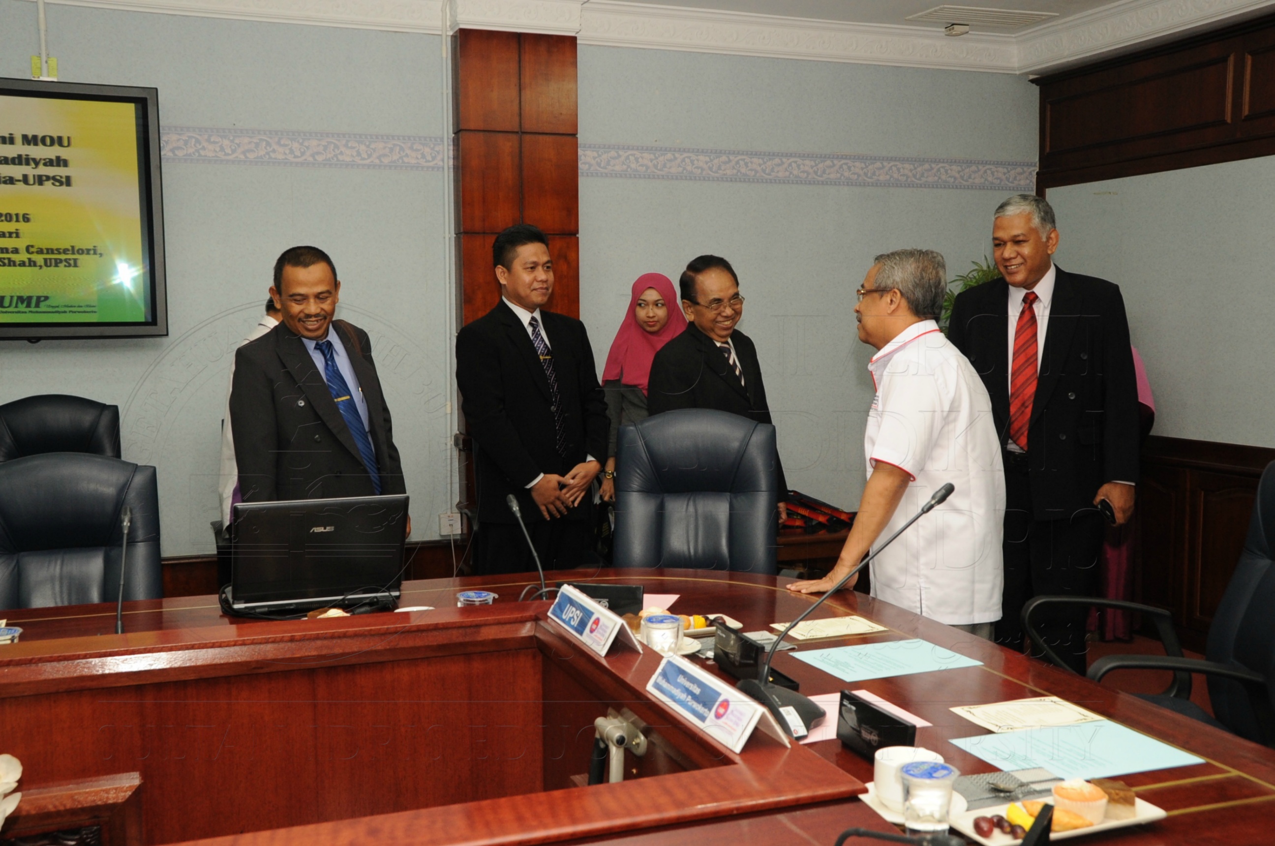 PRO16 6 Mou HAS 7832